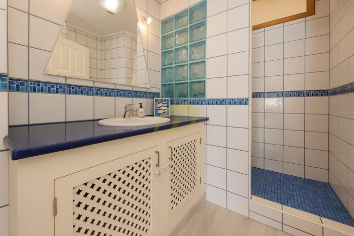 Image No.16-6 Bed Villa for sale