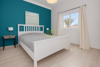 Stunning 4-bedroom villa with self-contained apartment and panoramic outlook