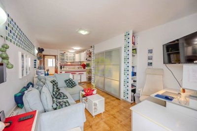 2 bedroom apartment with stunning  pool views in Puerto del Carmen