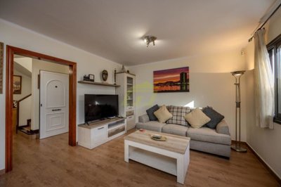 Immaculately maintained semi detached home with sea views in Playa Honda