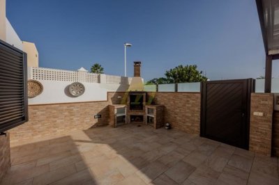 Immaculately maintained semi detached home with sea views in Playa Honda