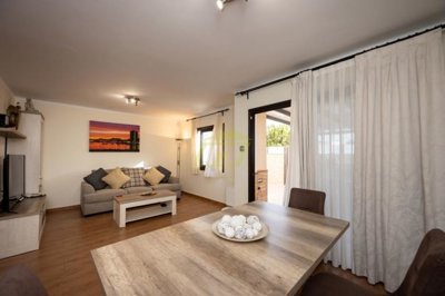 Immaculately maintained semi detached home with sea views in Playa Honda