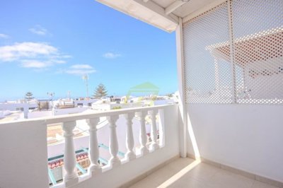 Lovely first floor apartment with south facing balcony in peaceful area