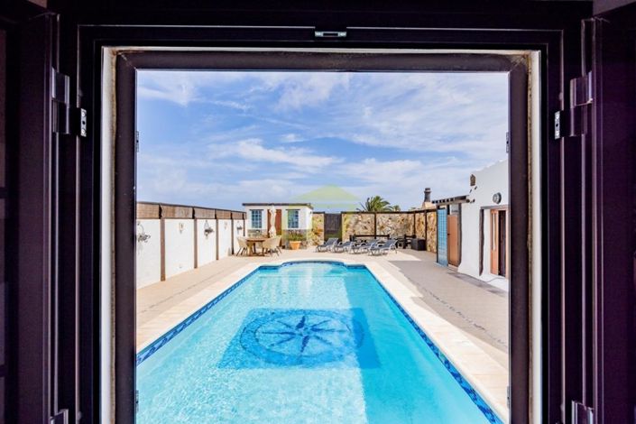 Image No.14-7 Bed Villa for sale