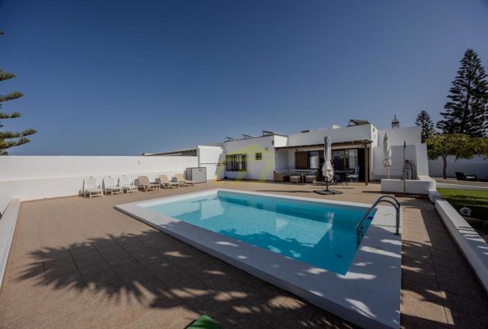 Image No.13-3 Bed Villa for sale