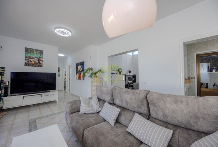 Image No.2-3 Bed Villa for sale