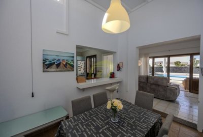 Spacious 3 bedroom semi detached home walking distance to amenities