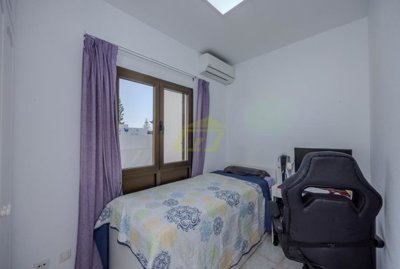 Spacious 3 bedroom semi detached home walking distance to amenities