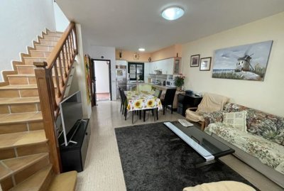 Beautiful 2 bedroom, 1 bathroom home with additional guest WC in the sought-after Faro Pechiguera area