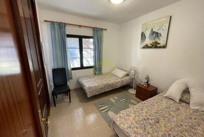 Beautiful 2 bedroom, 1 bathroom home with additional guest WC in the sought-after Faro Pechiguera area