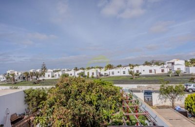 Beautiful duplex with annex apartment in Costa Teguise