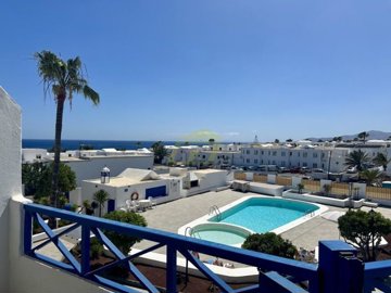 Beautiful 2 bedroom apartment with sea views in Puerto del Carmen