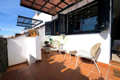 Spacious 2 Bedroom Duplex in Playa Honda