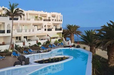 1 bedroom apartment in Nautilus complex with sea views