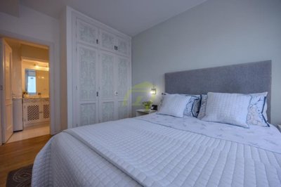 1 bedroom apartment in Nautilus complex with sea views