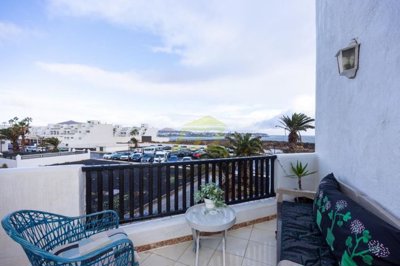 1 bedroom apartment in Nautilus complex with sea views