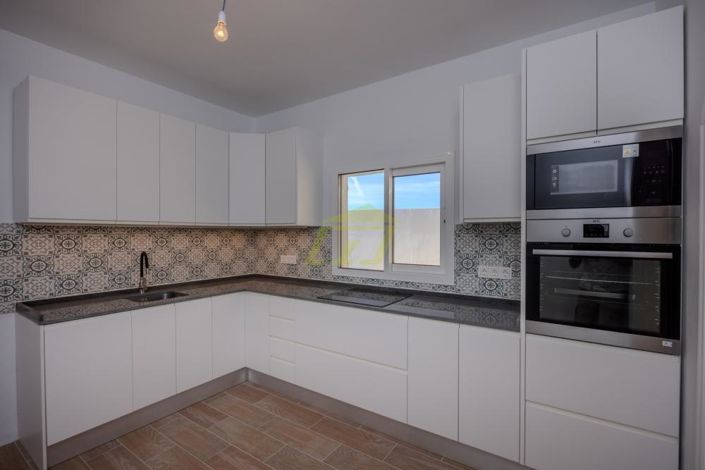 Image No.10-6 Bed Villa for sale