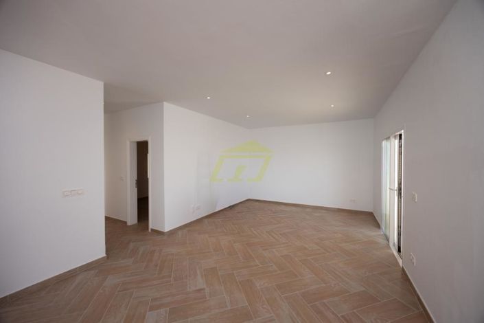 Image No.13-6 Bed Villa for sale