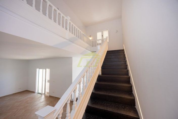 Image No.20-6 Bed Villa for sale