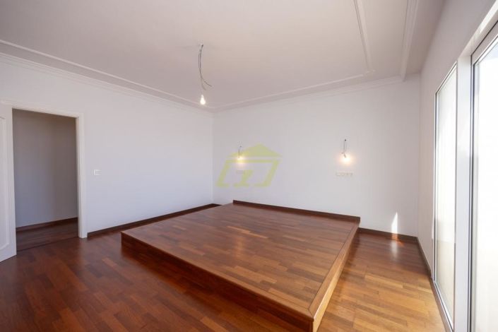 Image No.21-6 Bed Villa for sale