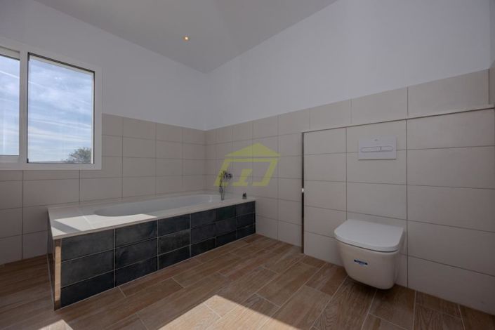 Image No.26-6 Bed Villa for sale