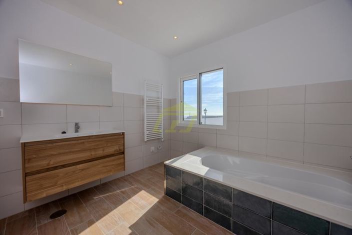 Image No.27-6 Bed Villa for sale