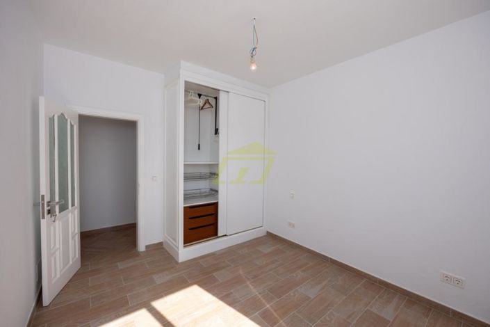 Image No.28-6 Bed Villa for sale