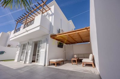 Beautifully presented detached house in private gated community in Puerto del Carmen