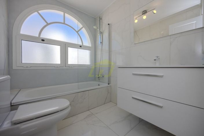 Image No.22-4 Bed Villa for sale