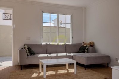 Beautifully presented detached house in private gated community in Puerto del Carmen