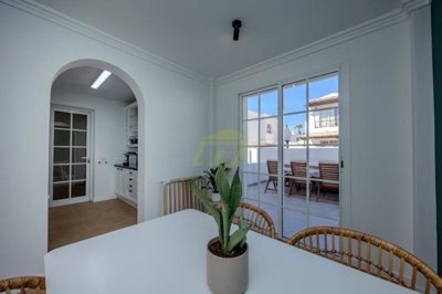 Beautifully presented detached house in private gated community in Puerto del Carmen