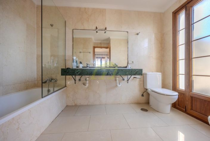 Image No.14-4 Bed Villa for sale