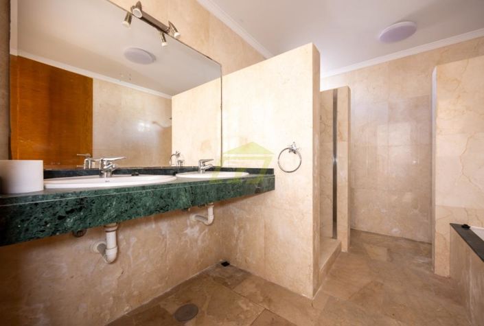 Image No.17-4 Bed Villa for sale