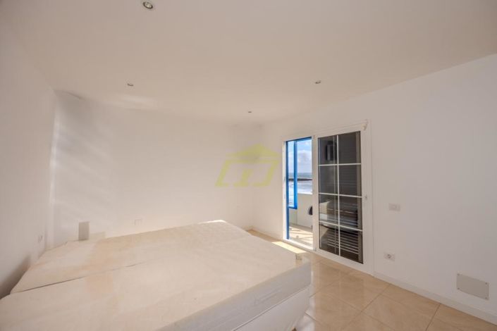Image No.10-2 Bed Villa for sale