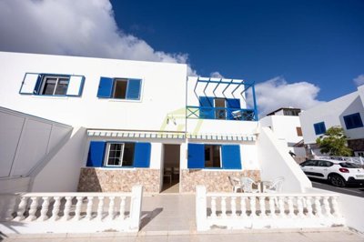 Beautiful 2 storey property with impressive sea views in Punta Mujeres