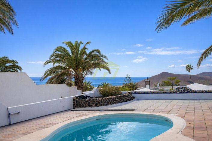 Image No.2-4 Bed Villa for sale