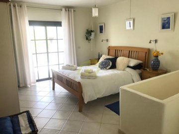 Beautiful 3 bedroom family villa with mature gardens private swimming pool and apartment in Nazaret