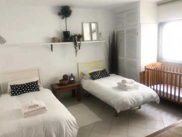 Beautiful 3 bedroom family villa with mature gardens private swimming pool and apartment in Nazaret