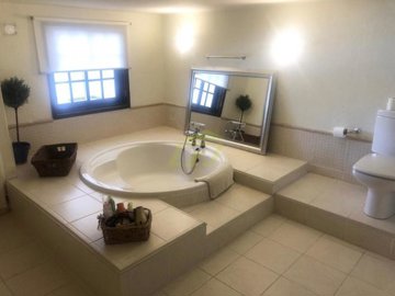 Beautiful 3 bedroom family villa with mature gardens private swimming pool and apartment in Nazaret
