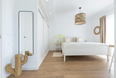 Contemporary south facing villa with roof terrace and 360º views in Playa Blanca