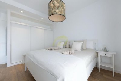 Contemporary south facing villa with roof terrace and 360º views in Playa Blanca