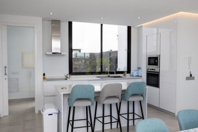 Modern 4-Bed Family Home Just Minutes from Tías Town and Puerto del Carmen