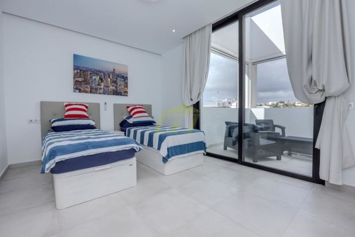 Image No.20-4 Bed Villa for sale