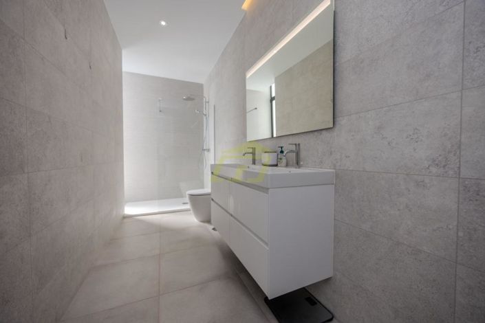 Image No.25-4 Bed Villa for sale