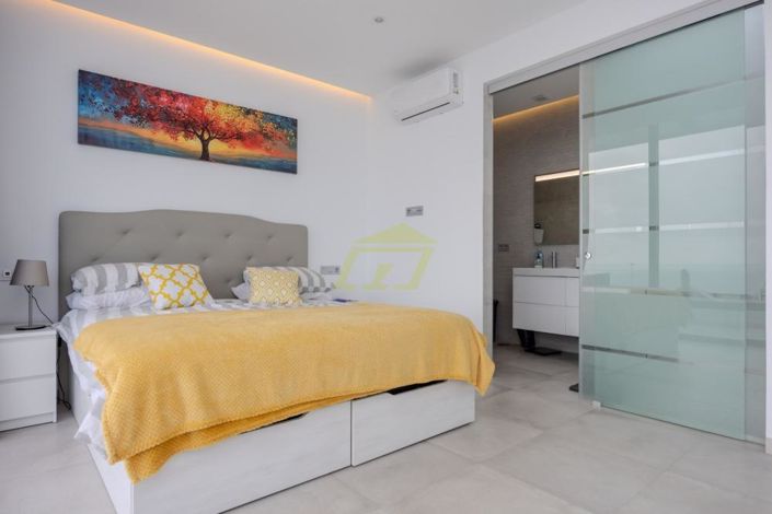 Image No.27-4 Bed Villa for sale