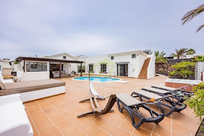 Image No.17-3 Bed Villa for sale