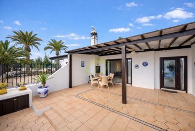 Immaculate 3 bedroom bungalow in prime Playa Blanca location