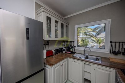 Coastal luxury villa featuring three independent apartments and serene ocean living