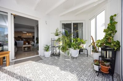 Stunning detached villa with private pool and magnificent sea views