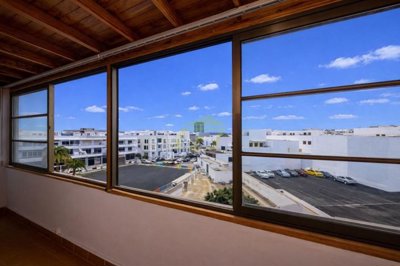 Bright attic apartment in the heart of Arrecife